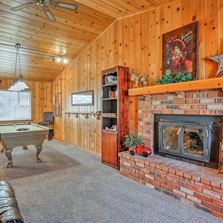 Lakeside Home With Game Room, Yard, Deck And Fireplace Pinetop-Lakeside Eksteriør billede