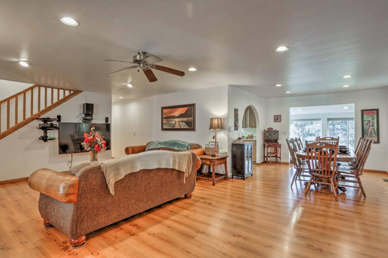 Lakeside Home With Game Room, Yard, Deck And Fireplace Pinetop-Lakeside Eksteriør billede